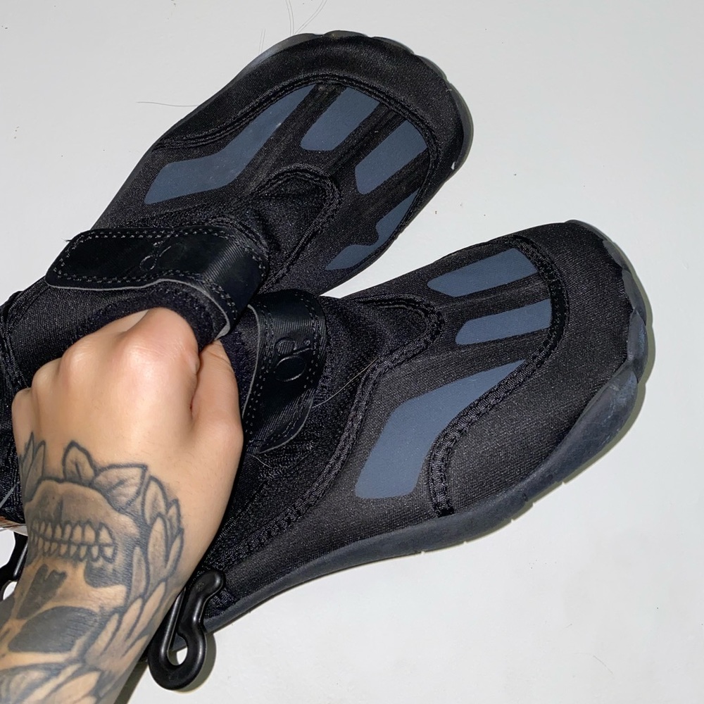 Op water shoes